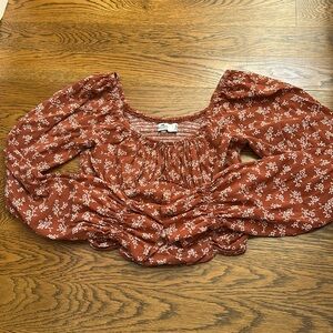 Hollister girls floral top size S LIGHTLY WORN